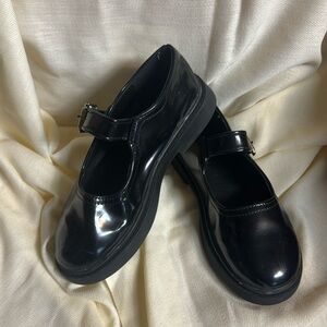 Very soft girl’s dress shoes. Size 3/4